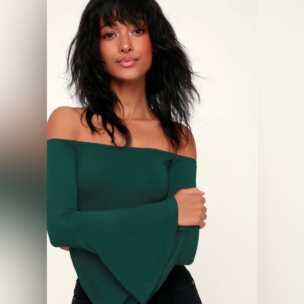 Lulu’s Flirt Factor Hunter Green Off-the-Shoulder Top • Medium